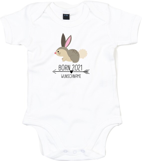 kleckerliese Baby Body "Born 2021 Tiermotiv Pfeil Wunschname Name Text Hase" mit Wunschtext oder Name Strampler Jungen Mädchen Kurzarm