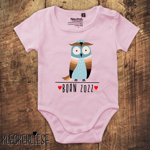 kleckerliese Babybody Body "Born 2022 Tiermotiv Eule" Fair Wear Jungen Mädchen Motiv Aufdruck