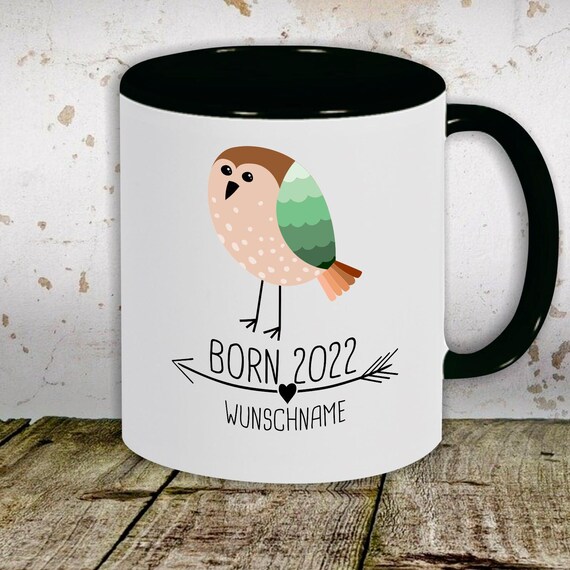 Kaffeetasse mit Wunschnamen Tasse Motiv "Born 2022 Tiermotiv Pfeil Wunschname Name Text Vogel" Tasse Teetasse Milch Kakao