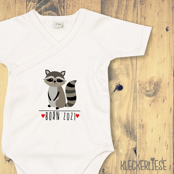 kleckerliesewickel Baby Body "Born 2021 Animal Motif Raccoon" with desired year Babybody Romper Wrap Body Organic Kimono Short Sleeve