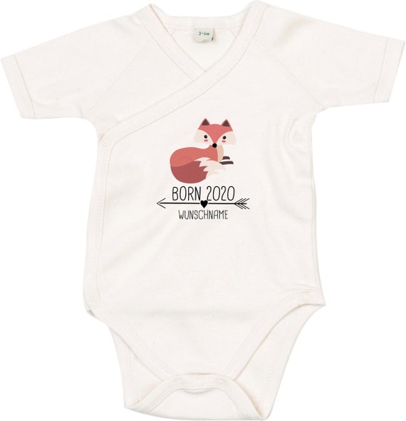 kleckerliese Wickel Baby Body "Born 2020 Tiermotiv Pfeil Wunschname Name Text Fuchs" Babybody Strampler Wickelbody Organic Kimono Kurzarm