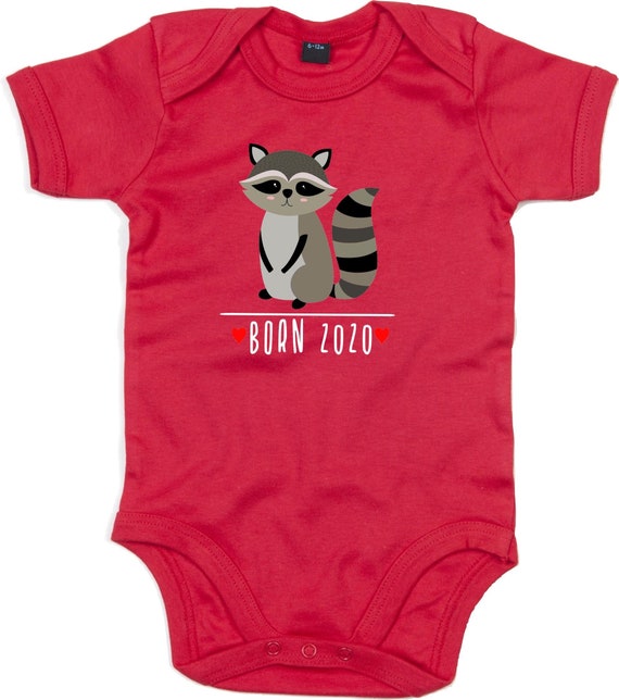 kleckerliese Baby Body "Born 2020 Tiermotiv Waschbär" Babybody Strampler Jungen Mädchen Kurzarm