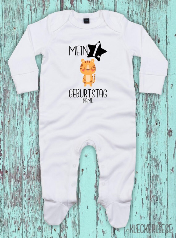 Baby Schlafanzug mit Wunschtext "Mein 1. Geburtstag Tiger mit Wunschname" Sleepsuit Langarm Jungen Mädchen Einteiler Strampler