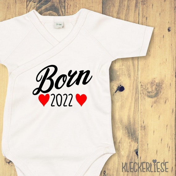 Wickelbody mit Wunschtext "Born Herzen Wunschzahl Wunsch Datum" Babybody Strampler Wickelbody Organic Kimono Kurzarm Baby Body