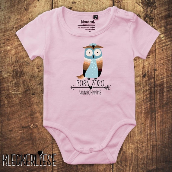 kleckerliese Babybody Body "Born 2020 Tiermotiv Pfeil Wunschname Name Text Eule" mit Wunschtext oder Namen Fair Wear Jungen Mädchen