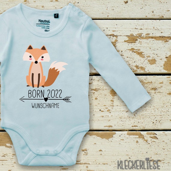 Langarm Body mit Wunschname Babybody "Born 2022 Tiermotiv Pfeil Wunschname Name Text Fuchs" Fair Wear Bio Organic