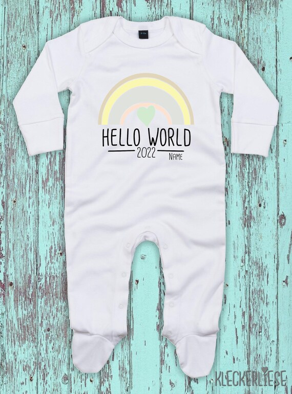 Baby Schlafanzug mit Wunschtext "Hello World 2022 Wunschname" Sleepsuit Langarm Jungen Mädchen Einteiler Strampler