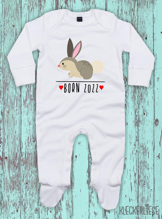 Kleckerliese Baby Schlafanzug "Born 2022 Tiermotiv Hase " Sleepsuit Langarm Jungen Mädchen Einteiler Strampler