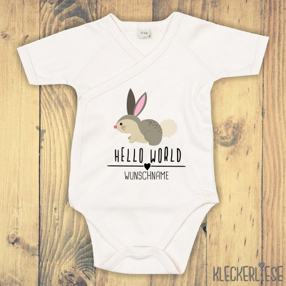 Wickelbody mit Wunschtext "Hello World Hase Wunschname" Babybody Strampler Wickelbody Organic Kimono Kurzarm Baby Body