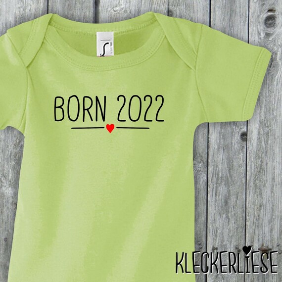 Baby Body mit Wunschname "Born Herz Wunschzahl Wunsch Datum" Babybody Strampler Jungen Mädchen
