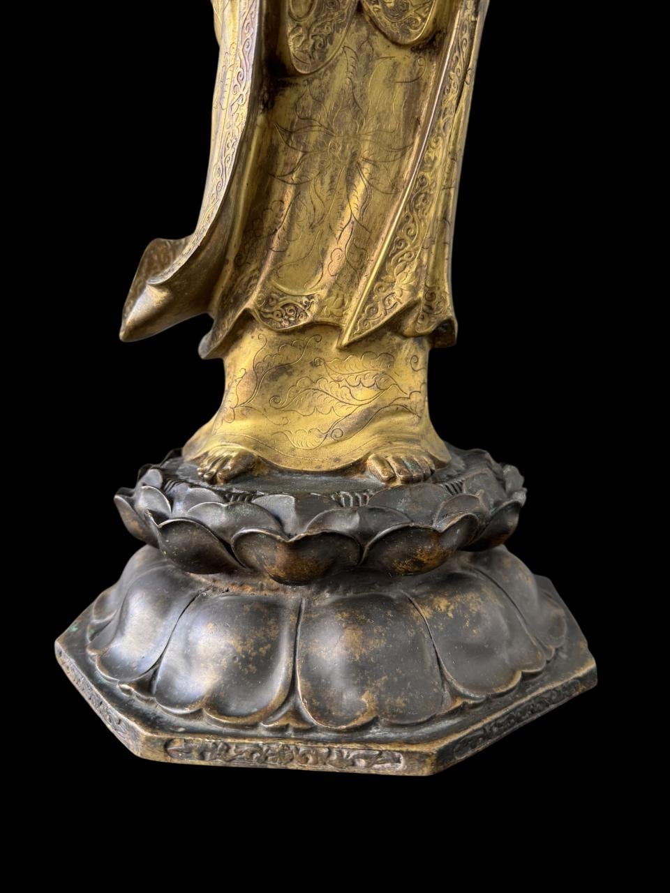 中國古董，古佛像，古銅製。 購入卸値 中国美術 鋳銅 古銅 老銅 鍍金 観音坐像 銅佛像 古玩 佛像