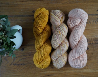 Naturally Dyed Wool Yarn Sockyarn - fingering weight, handdyed, non-superwash, plastic free, indie dyed - Merino Lino 100g