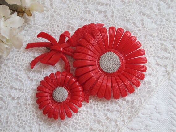 Brooch Pin Red Plastic Flower Extra Large Vintage… - image 3