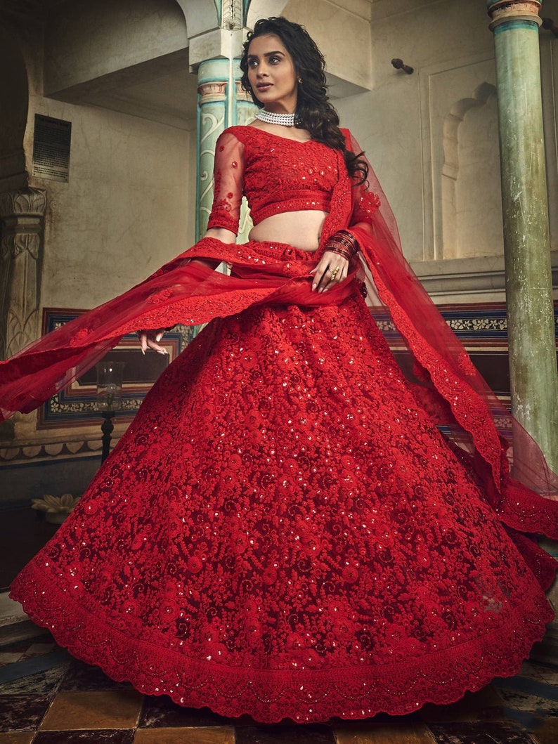 sabyasachi priyanka chopra lehenga price