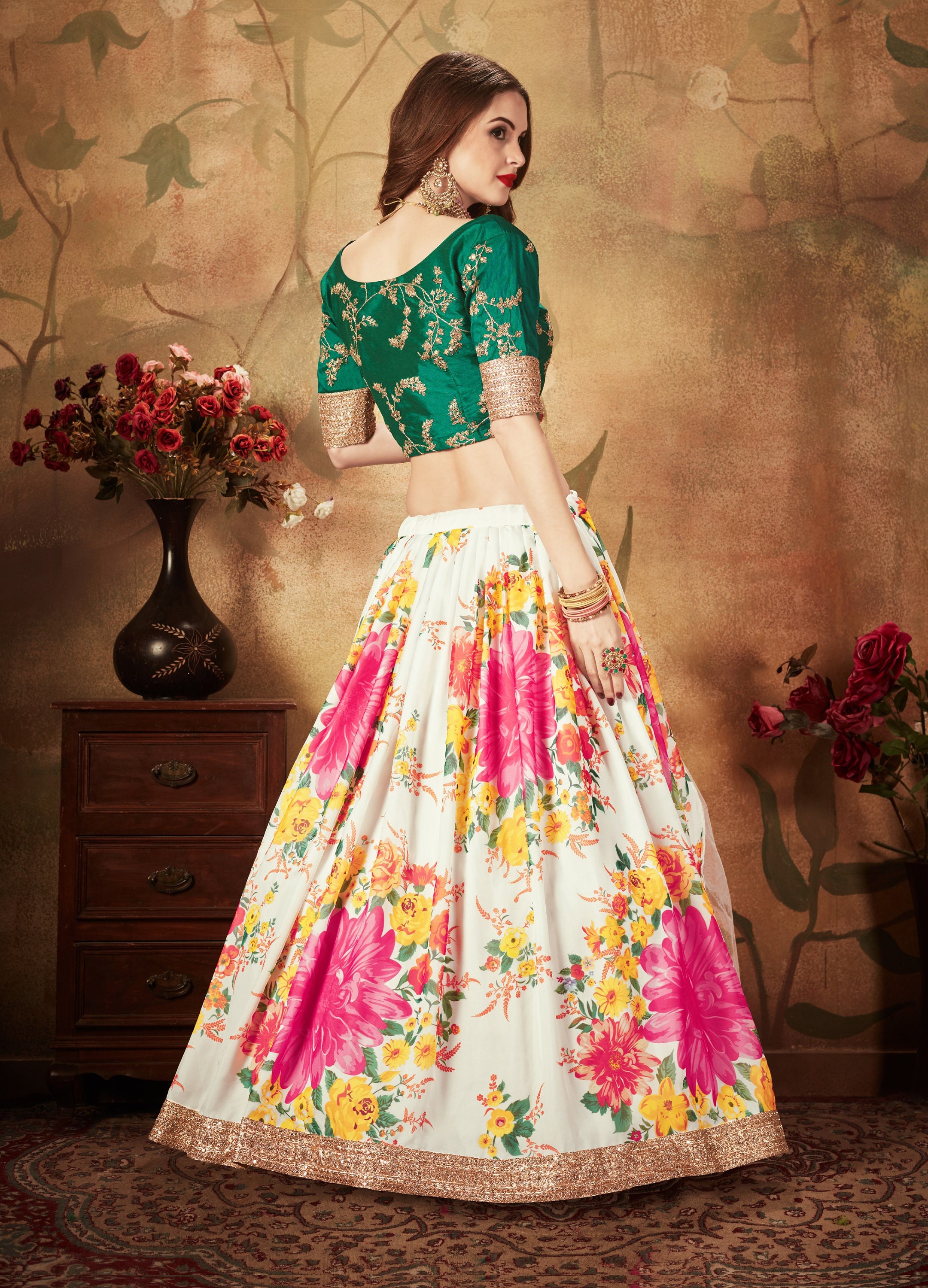 Sabyasachi inspirado Lehenga Floral print Designer Lehenga Choli Wedding Wear Lehenga Choli Haldi Ceremony Lehenga Bridesmaid Lehenga Ropa Ropa para mujer 