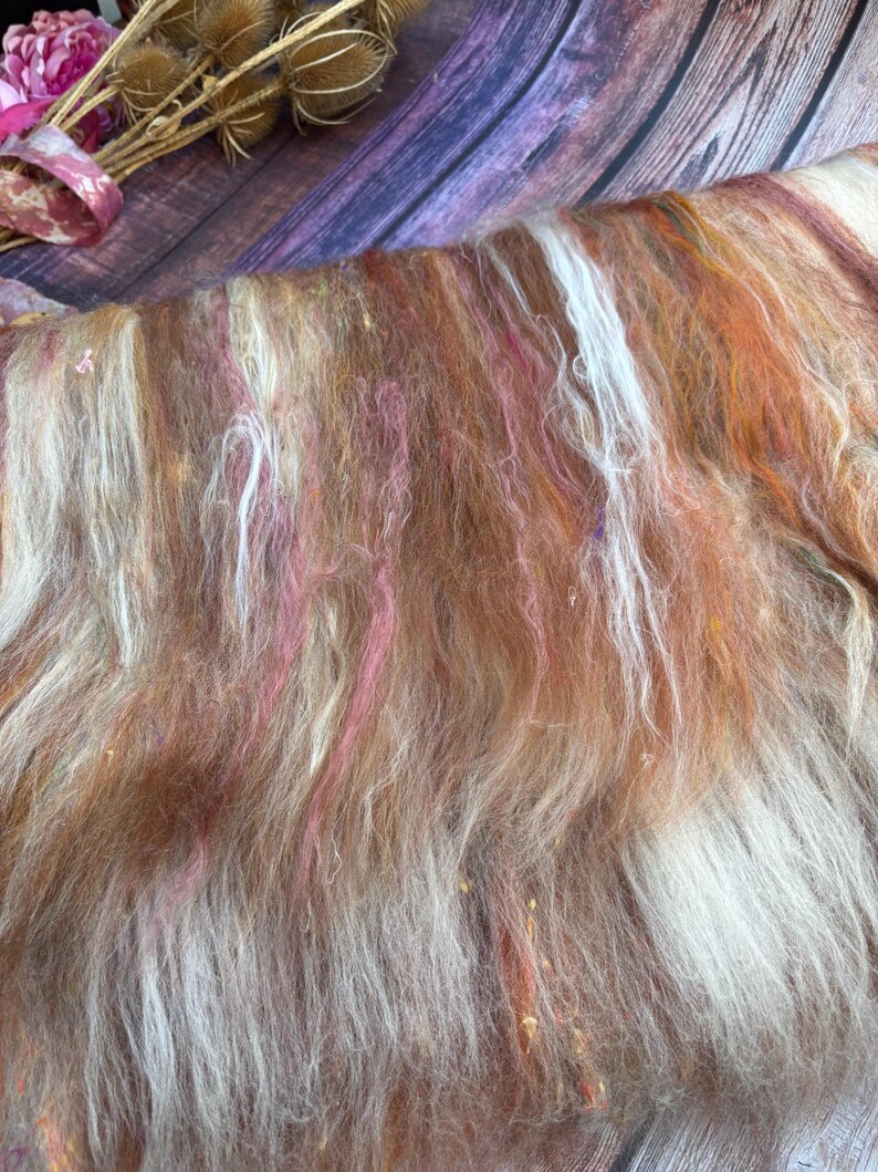 Neutral mixed fibres for spinning and felting. Art batt: merino silk textured nepps tencel. Rose gold beige colours #B5 image 2