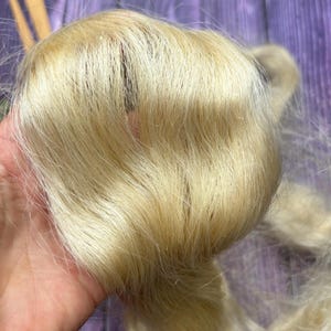 Superfine Mulberry Silk Yarn: Neutral Knit Weave, Golden Doll Hair - 60g