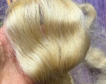 Superfine Mulberry Silk Yarn: Neutral Knit Weave, Golden Doll Hair - 60g