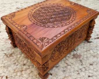 Carved chest, mandala, wedding gift, big jevellery box, treasure chest, Valentin&#39;s day gift, storage chest, wooden art