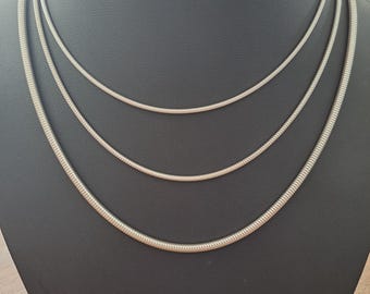Collar de cadena de serpiente de plata de ley / Joyería minimalista pulida