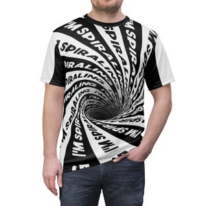 ユニセックス オールオーバープリント Tシャツ Tシャツ | I'm Spiraling Swirl Vortex Twisted Optical Illusion Portal Hole Black and White