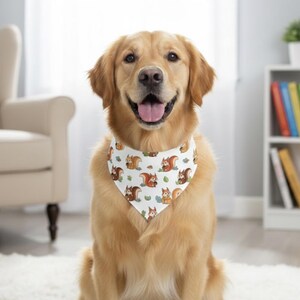Eichhörnchen Muster Hundehalstuch: Entzückendes Hunde Accessoire