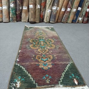 Vintage Turkish Doormat Rug: Small Handknotted Wool Rug (94 X 42