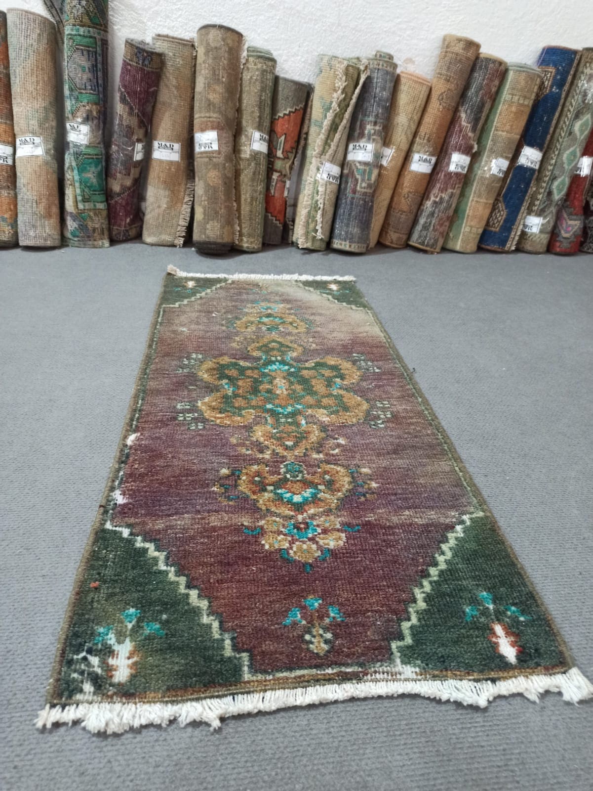Vintage Turkish Doormat Rug: Small Handknotted Wool Rug (94 X 42