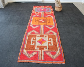 手作りトルコ製ウシャックランナーラグ：ヴィンテージウール、レッド
