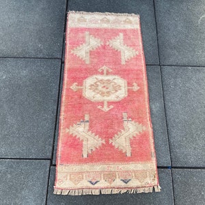 1x3 Muted Red Small Oushak Rug, Vintage Handmade Doormat, Faded Turkish Mini Rug, Aztec Entry Rug, Ethnic Bath Mat, Wool-Cotton Welcome Rug