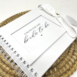 Álbum de recortes/libro de visitas para despedida de soltera: Nota para la futura novia - Diseño minimalista