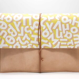 Cartera tipo sobre / maletín de cuero para sus documentos de trabajo, computadora portátil, tableta / bolso de gran tamaño / bolso de negocios. Alfabeto griego imagen 5