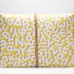 Cartera tipo sobre / maletín de cuero para sus documentos de trabajo, computadora portátil, tableta / bolso de gran tamaño / bolso de negocios. Alfabeto griego imagen 3