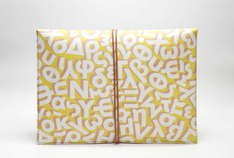 Cartera tipo sobre / maletín de cuero para sus documentos de trabajo, computadora portátil, tableta / bolso de gran tamaño / bolso de negocios. Alfabeto griego imagen 3