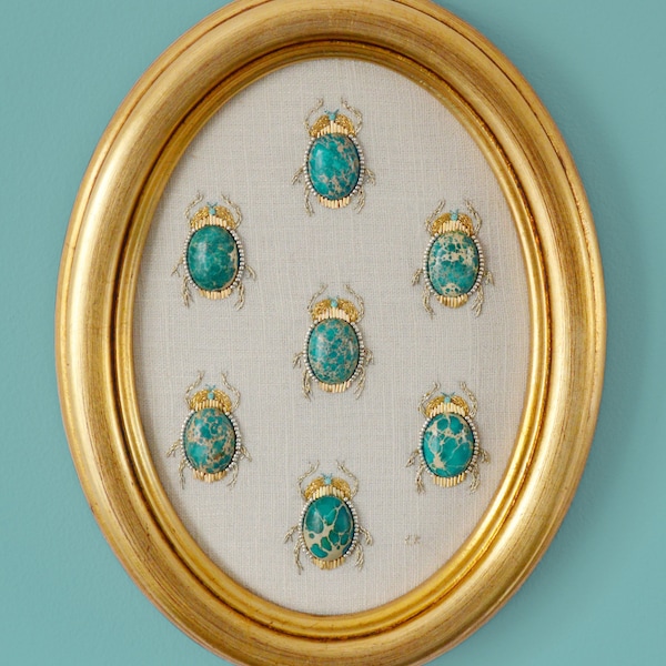 Tableau broderie ovale doré / scarabées sacrés turquoise