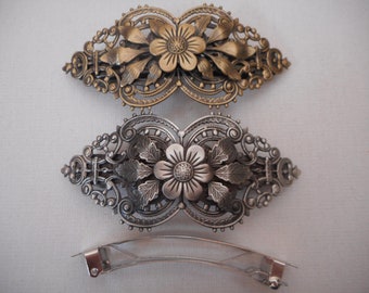 Barrette en métal de fleur centré