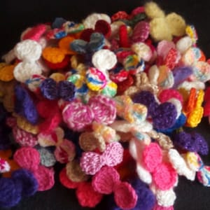 50 crochet bows - appliques, crochet flowers, lucky charms, patches