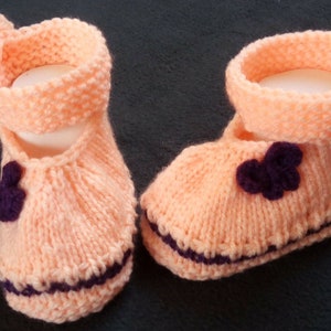 Baby shoes knitted salmon, handmade, sole length 9 cm, new - knitted / crocheted