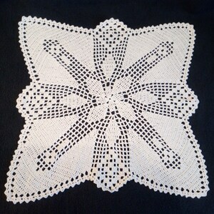 Couverture au crochet - crème - fait main, décoration, nappe Nouveau!!