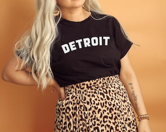 Women's Vintage Black Detroit T-Shirt | Ladies Tee | Graphic T shirt | Gift Idea for Her | Michigan Shirt | Cute T | Detroit Shirt for Women