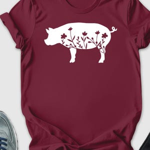 Floral pig shirt, pig shirt, pig lover shirt, pig tee, animal lover shirt, country girl shirt, pig gifts, Cute Pig Shirt, Pig lover tee