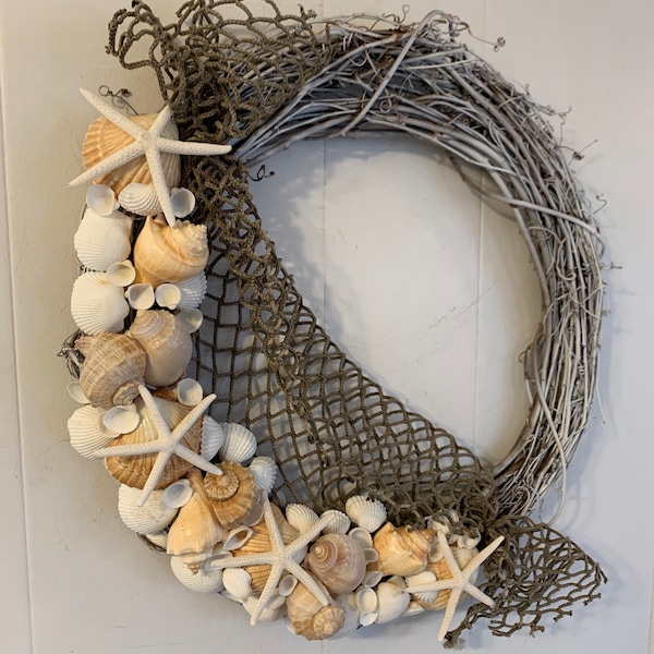 18” Coastal Wreath with Seashells, Starfish, and Fish Netting