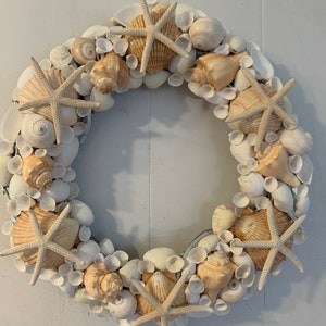 16” All Around Mixed Shell Wreath with Starfish