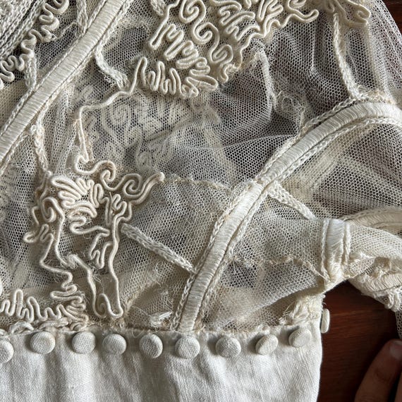 1910s/1920s Antique Linen and Lace Embroidered Dr… - image 6