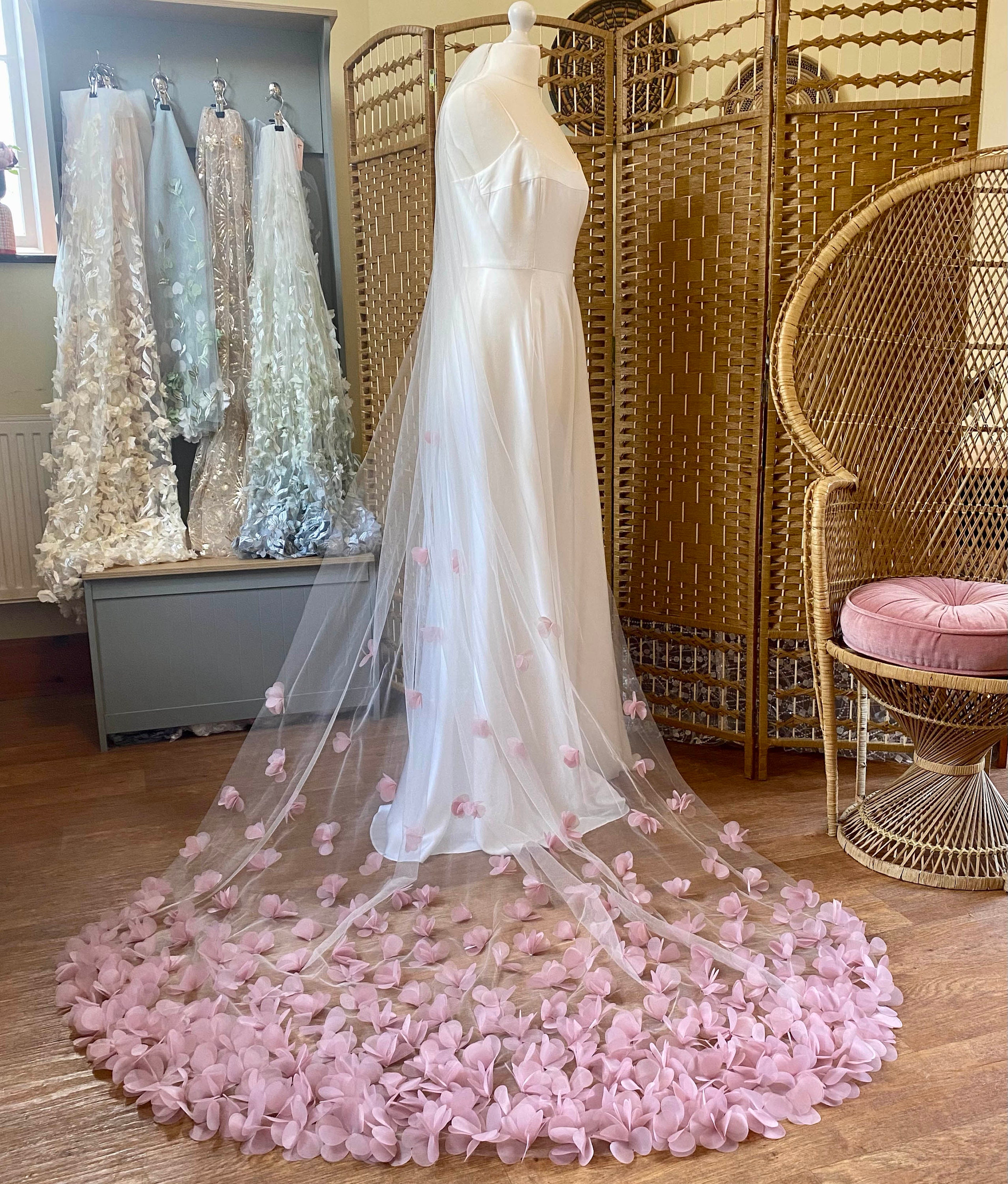 NWOT Blush Pink Cathedral Wedding Veil – Floral Embroidered Edge LS53/ Mantilla veil / Blush pink flower glitter veil  main image 4