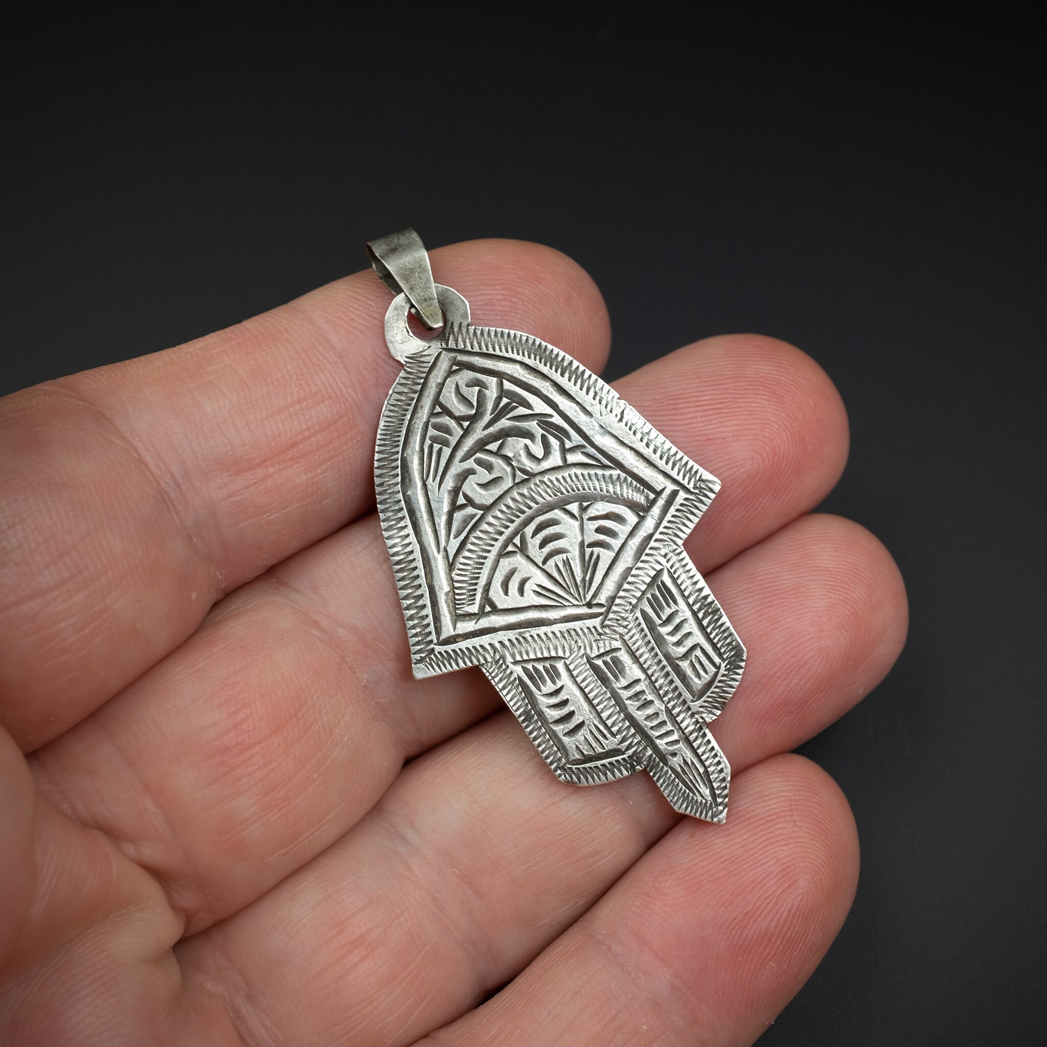 Vintage Moroccan Khamsa Pendant, Old Hamsa Amulet, Berber Jewelry