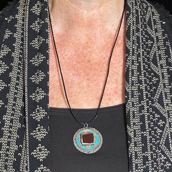 Collier Ethnique Berbère En Pierre Bleue Avec Pendentif Argent - Occasion Très Bon état