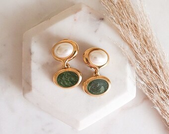 Vintage parel & groene clip op oorbellen