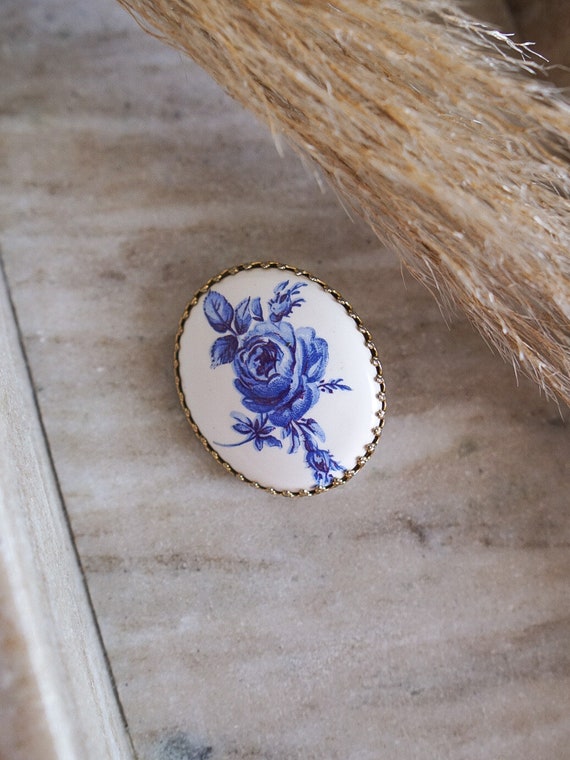 Vintage Blue & White Porcelain Floral Brooch, Vin… - image 4