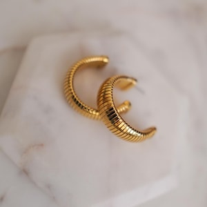 Vintage 90s Gold Omega Chain Pierced Hoop Earrings, Vintage Costume Jewelry for Women